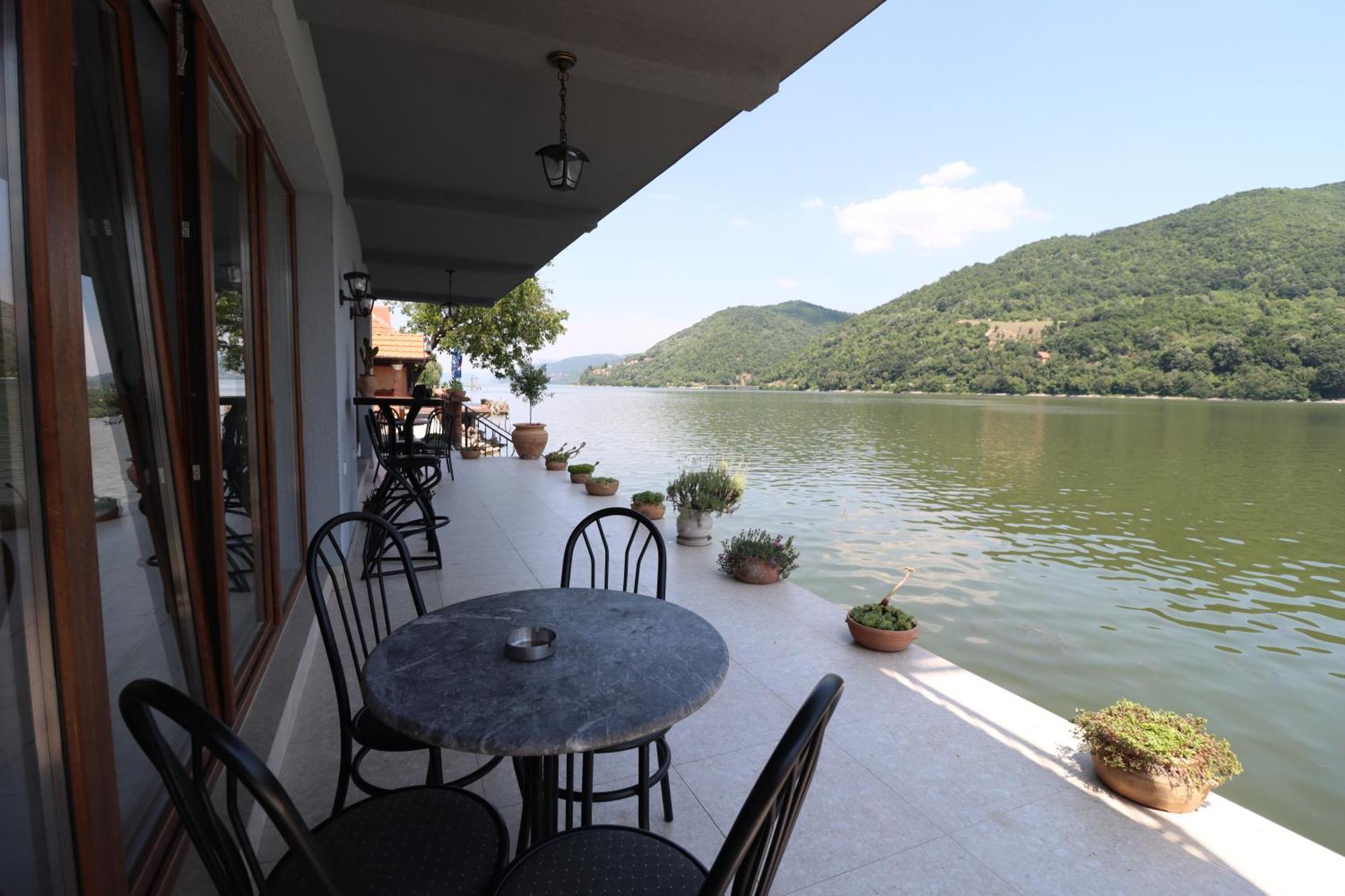 Dunavska Vila Milosavljevic Donji Milanovac Dış mekan fotoğraf